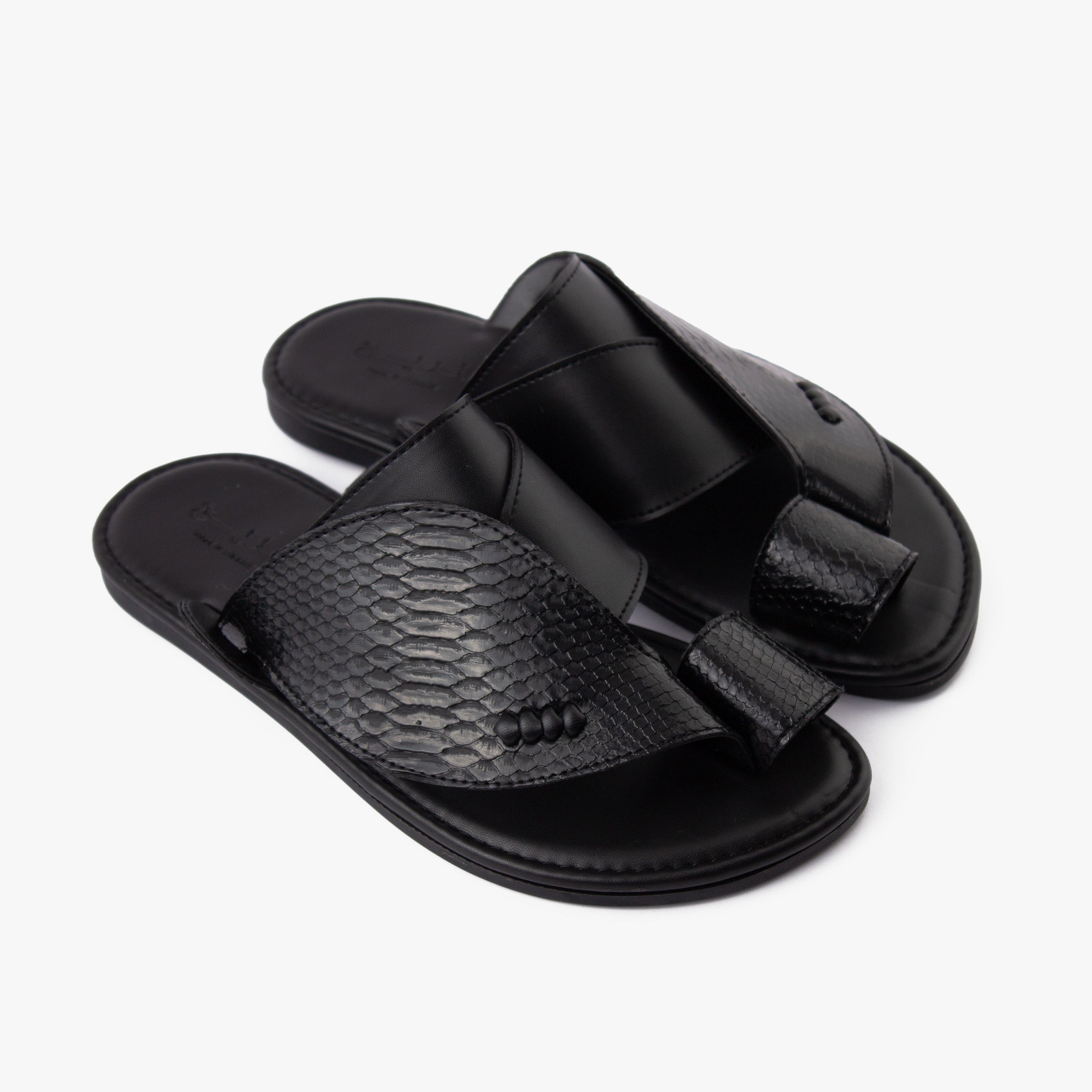 حذاء شرقي تركي شكل جلد الثعبان (أسود)