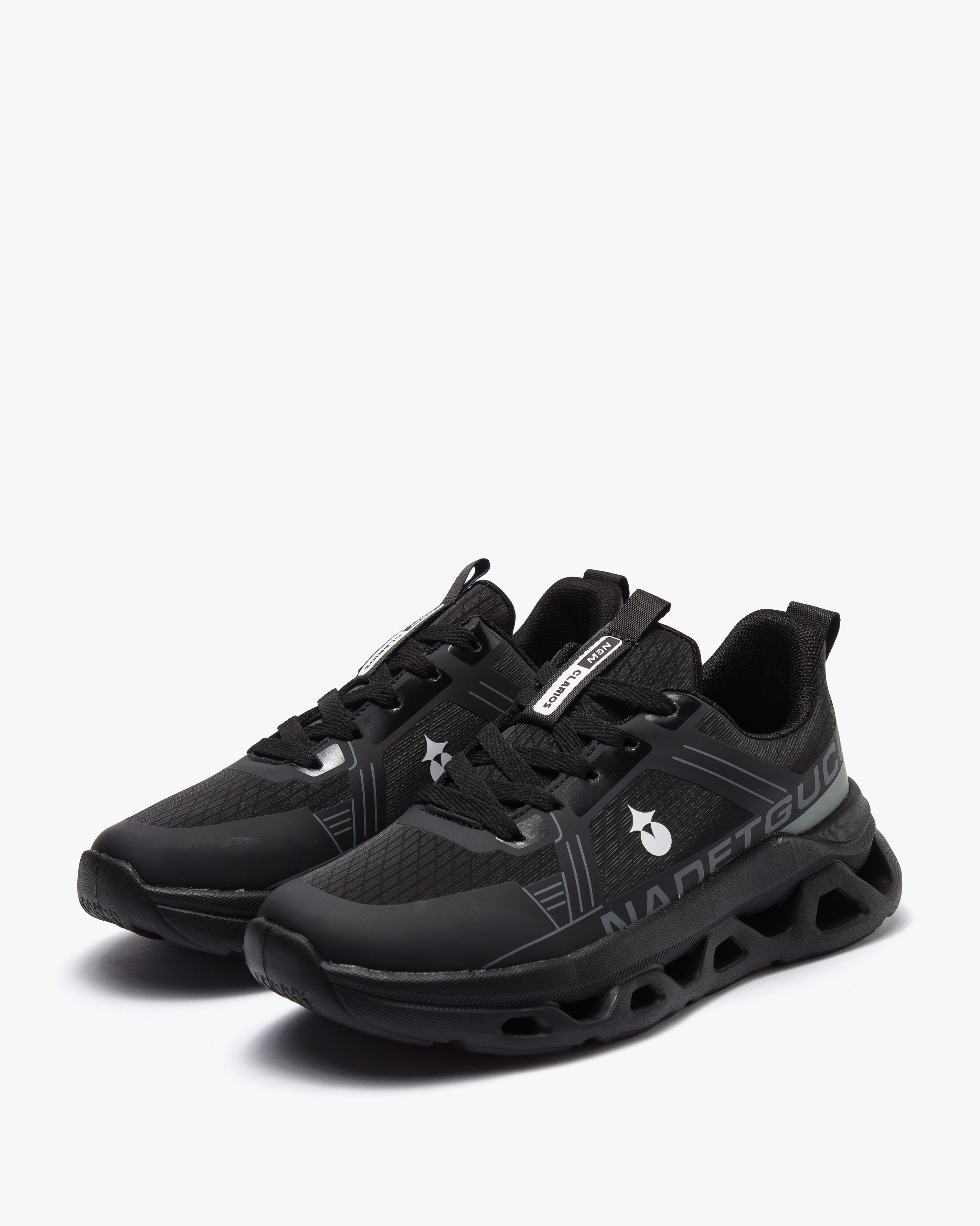 حذاء رياضي بخفة استثنائية (أسود)