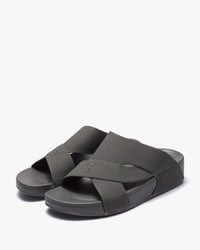 نعال رجالي مريح بتصميم متقاطع (رصاصي)