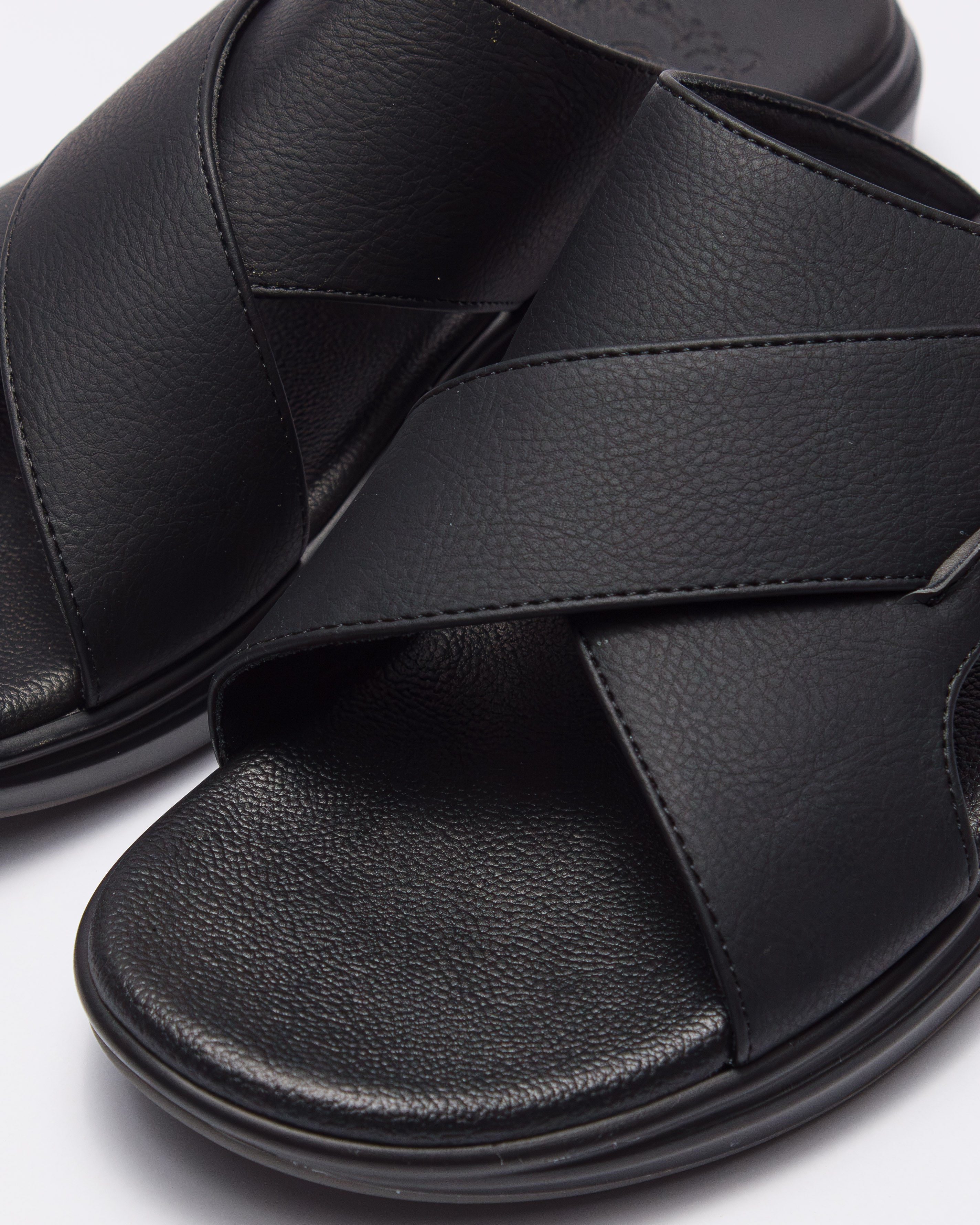 نعال مريح بتصميم متقاطع (أسود)