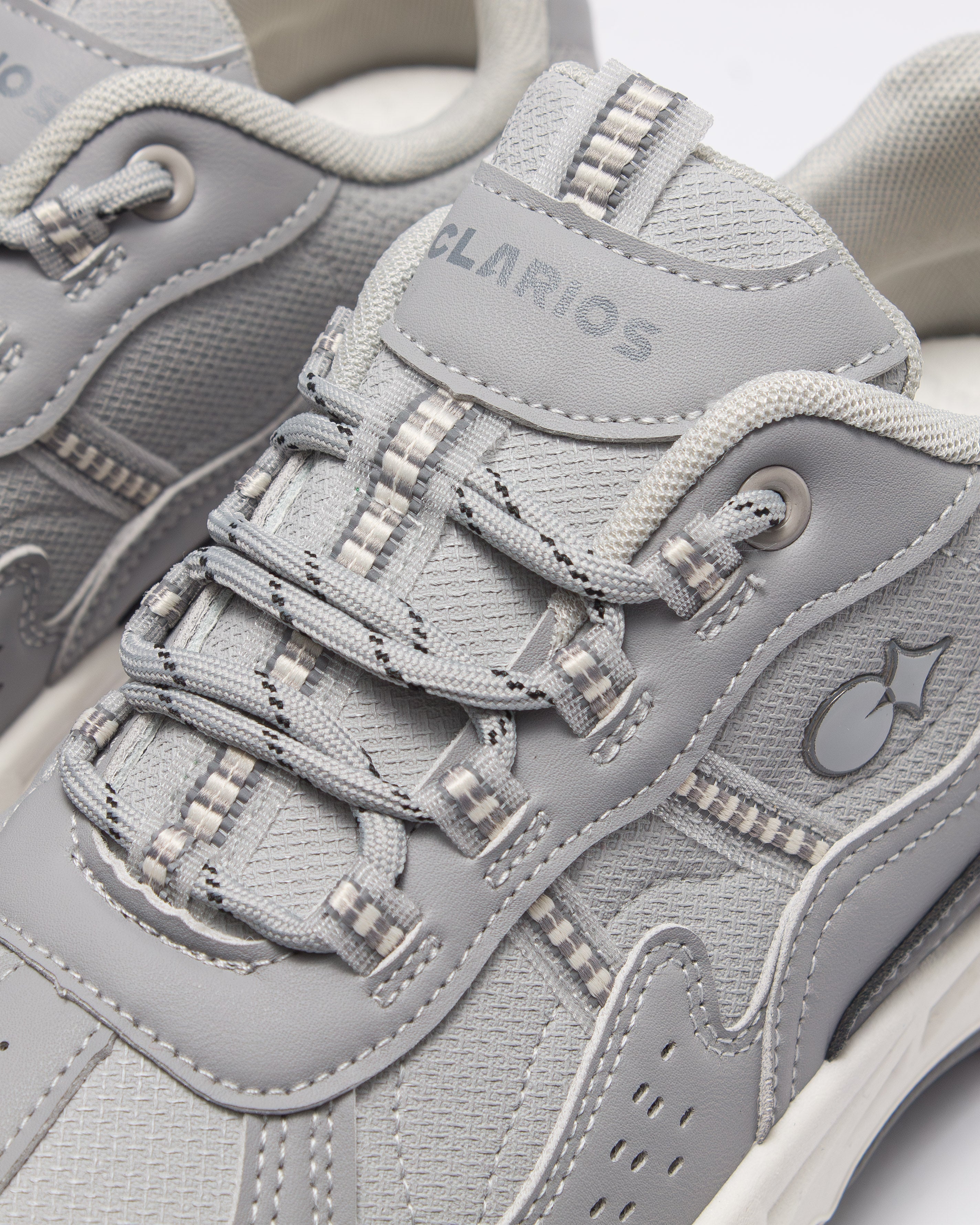 حذاء كاجوال رياضي بتصميم عصري (رصاصي)