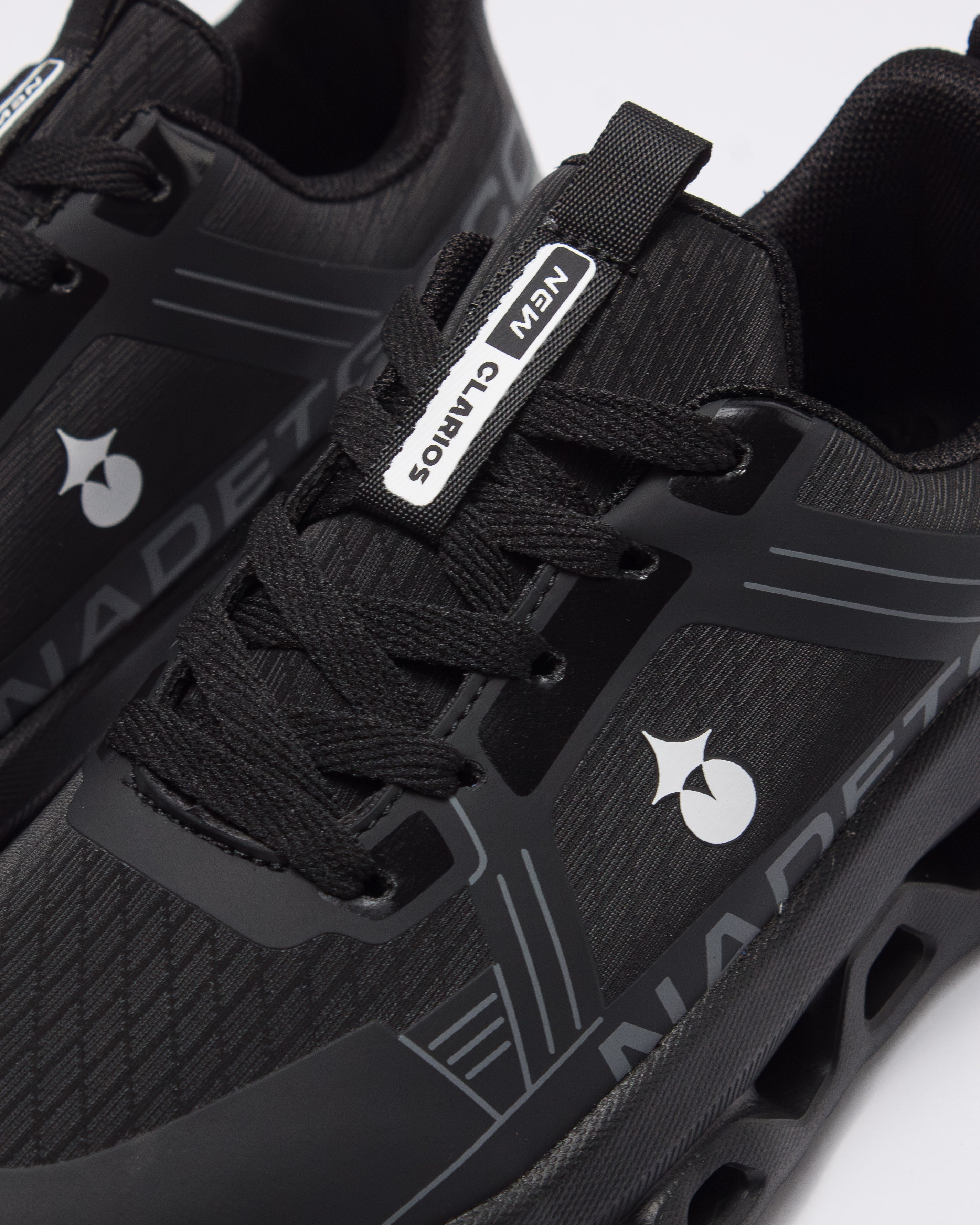 حذاء رياضي بخفة استثنائية (أسود)