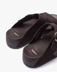 نعال رجالي بإبزيم (عودي)