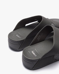 نعال رجالي مريح بتصميم متقاطع (رصاصي)