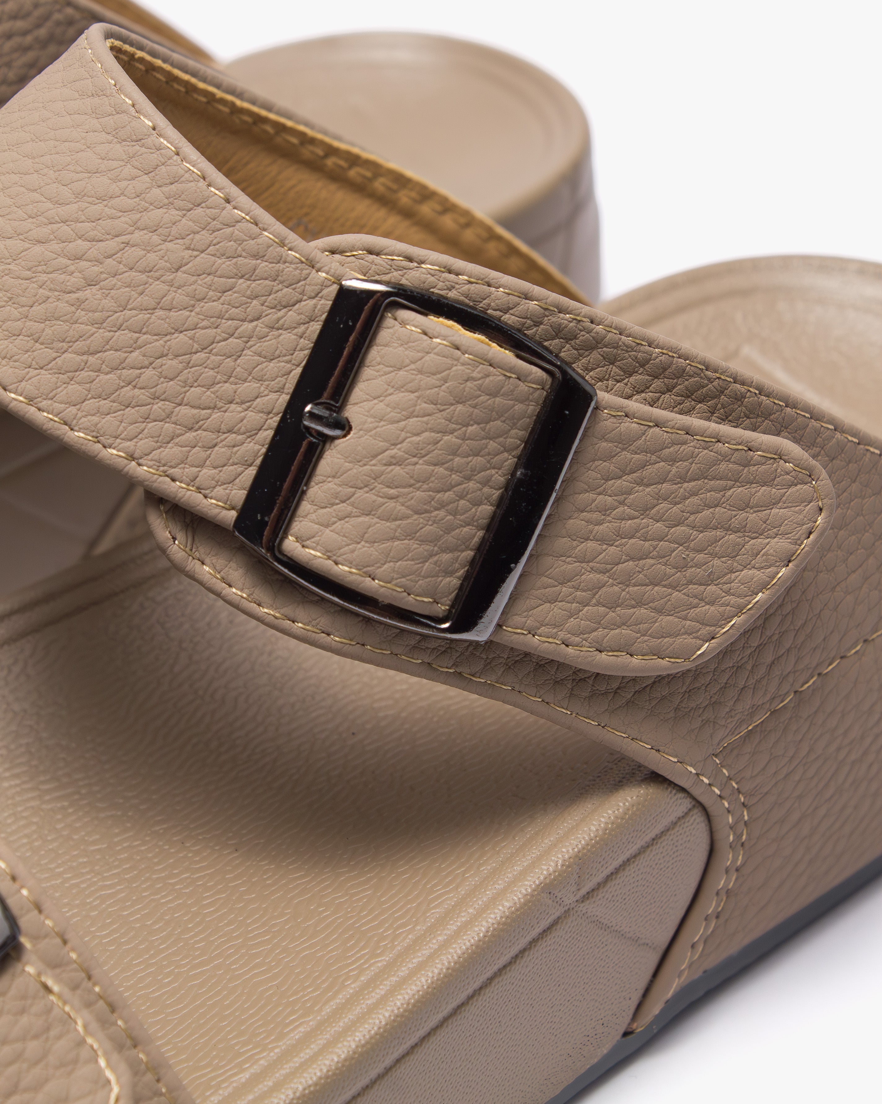 نعال رجالي بإبزيم (بيج)