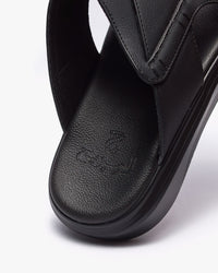 نعال مريح بتصميم متقاطع (أسود)