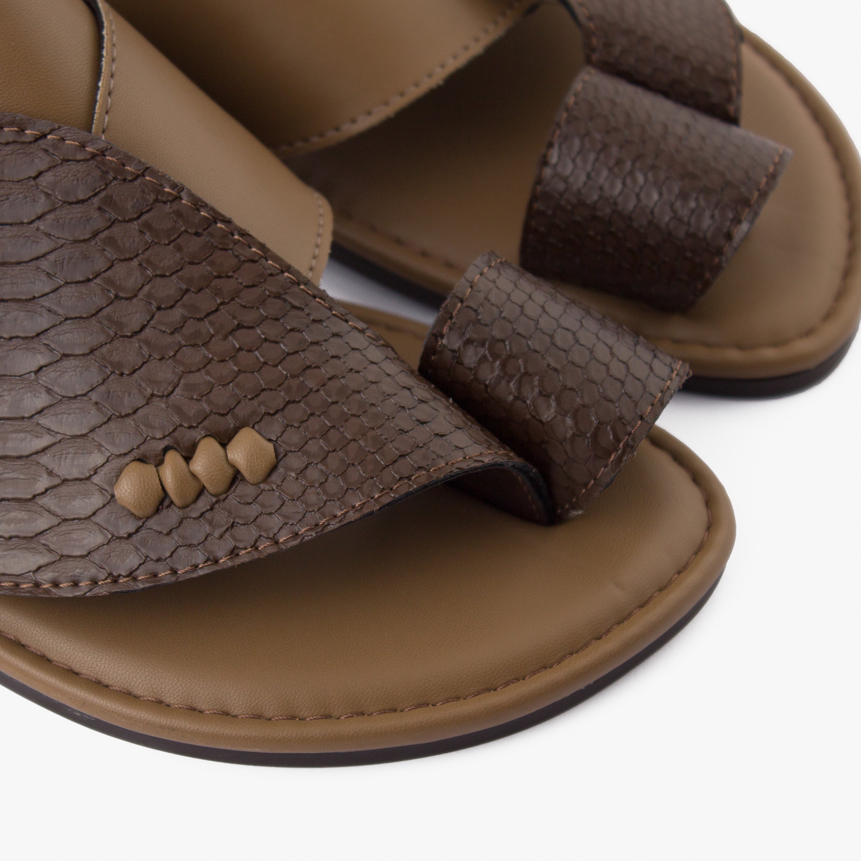 حذاء شرقي تركي شكل جلد الثعبان (بني)