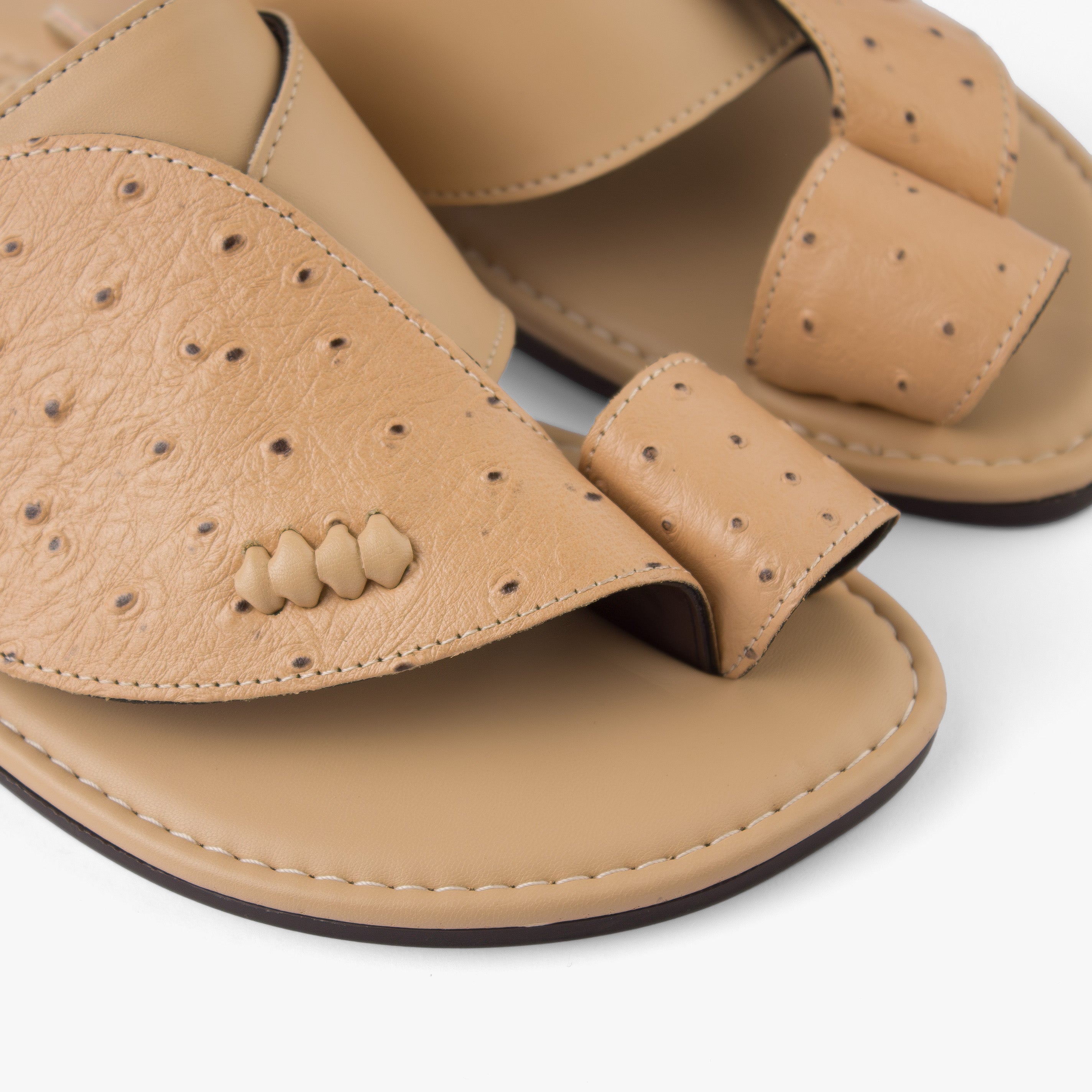 حذاء شرقي تركي شكل جلد التمساح (بيج)