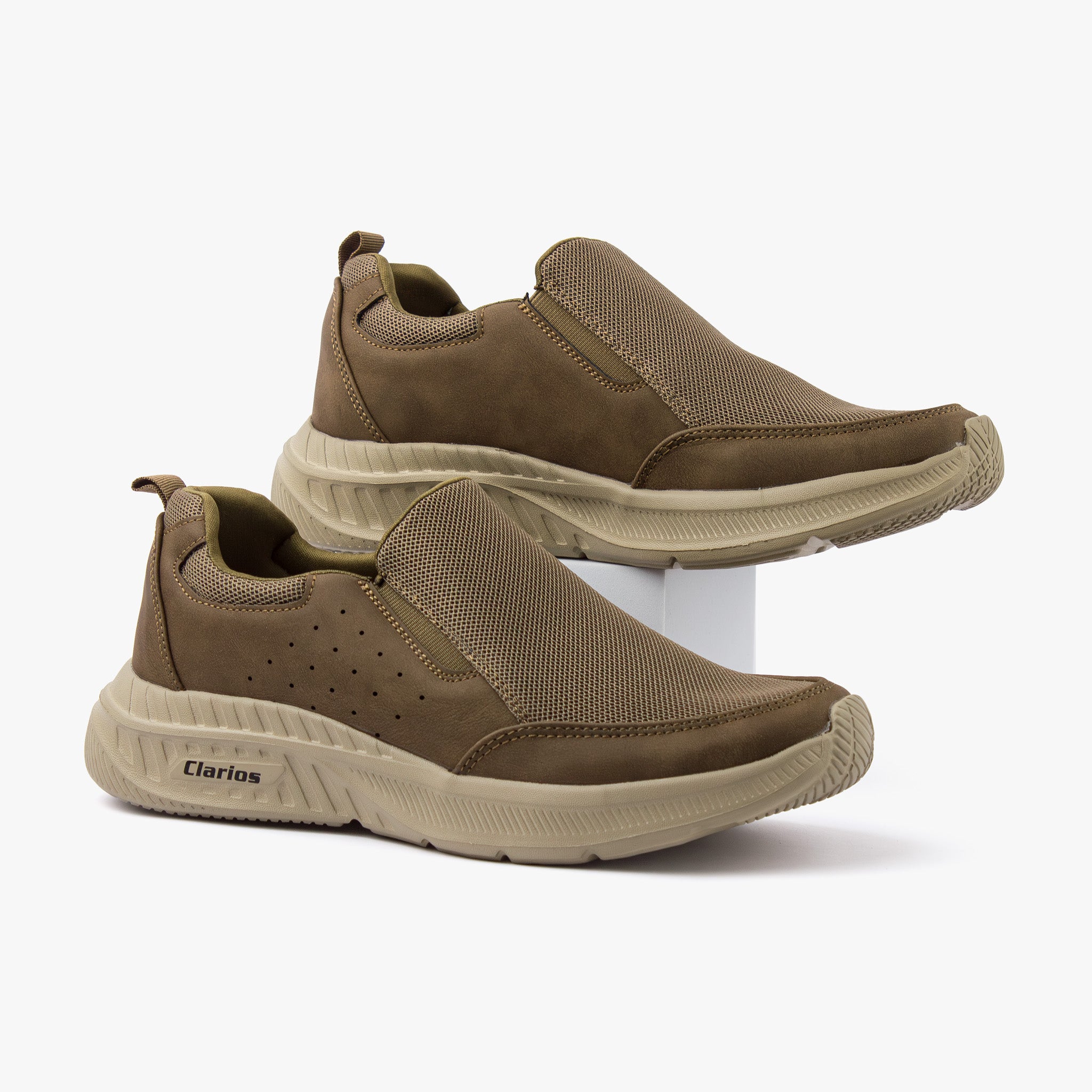 حذاء رياضي رجالي سهل الارتداء (بني)