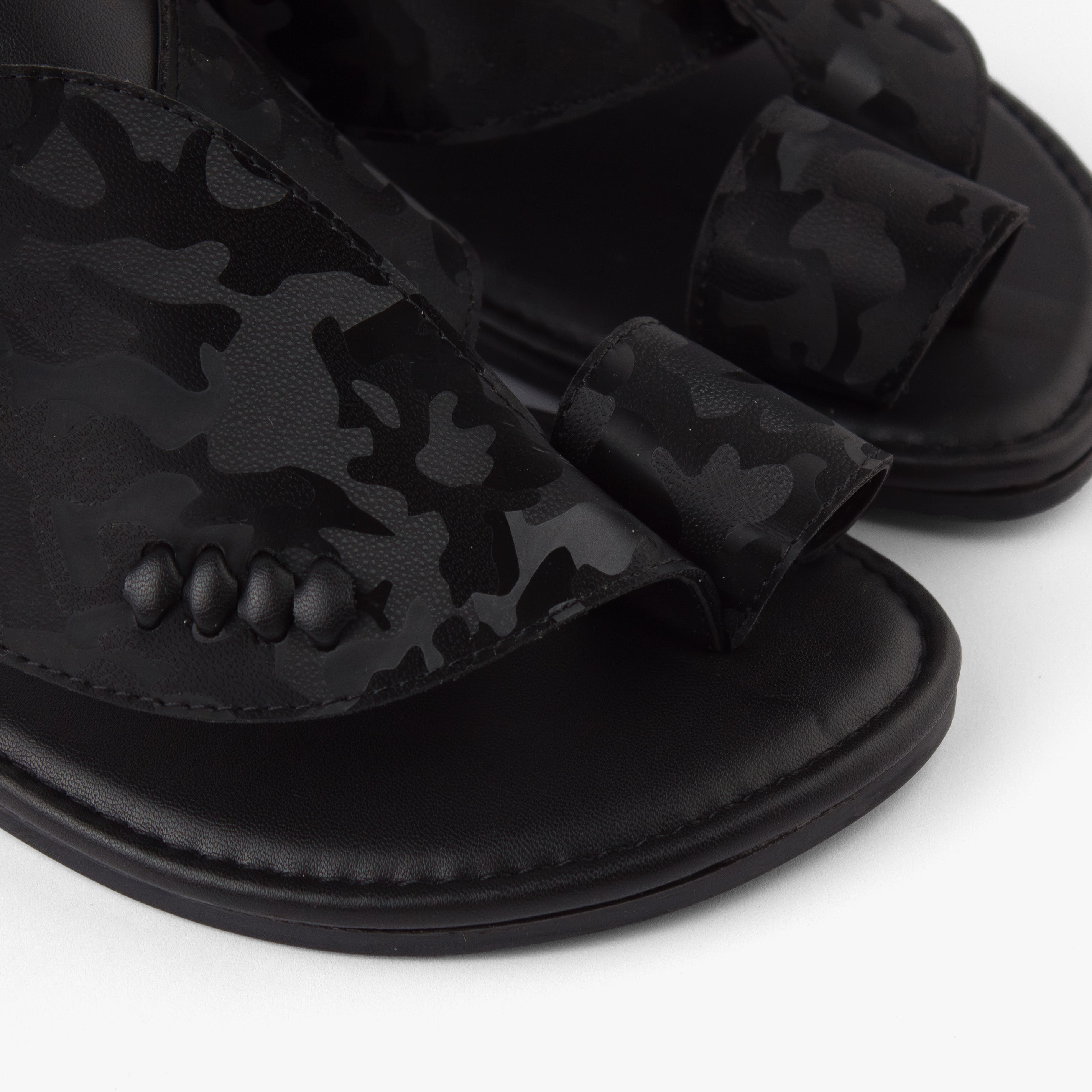 حذاء شرقي تركي تمويهي (أسود)