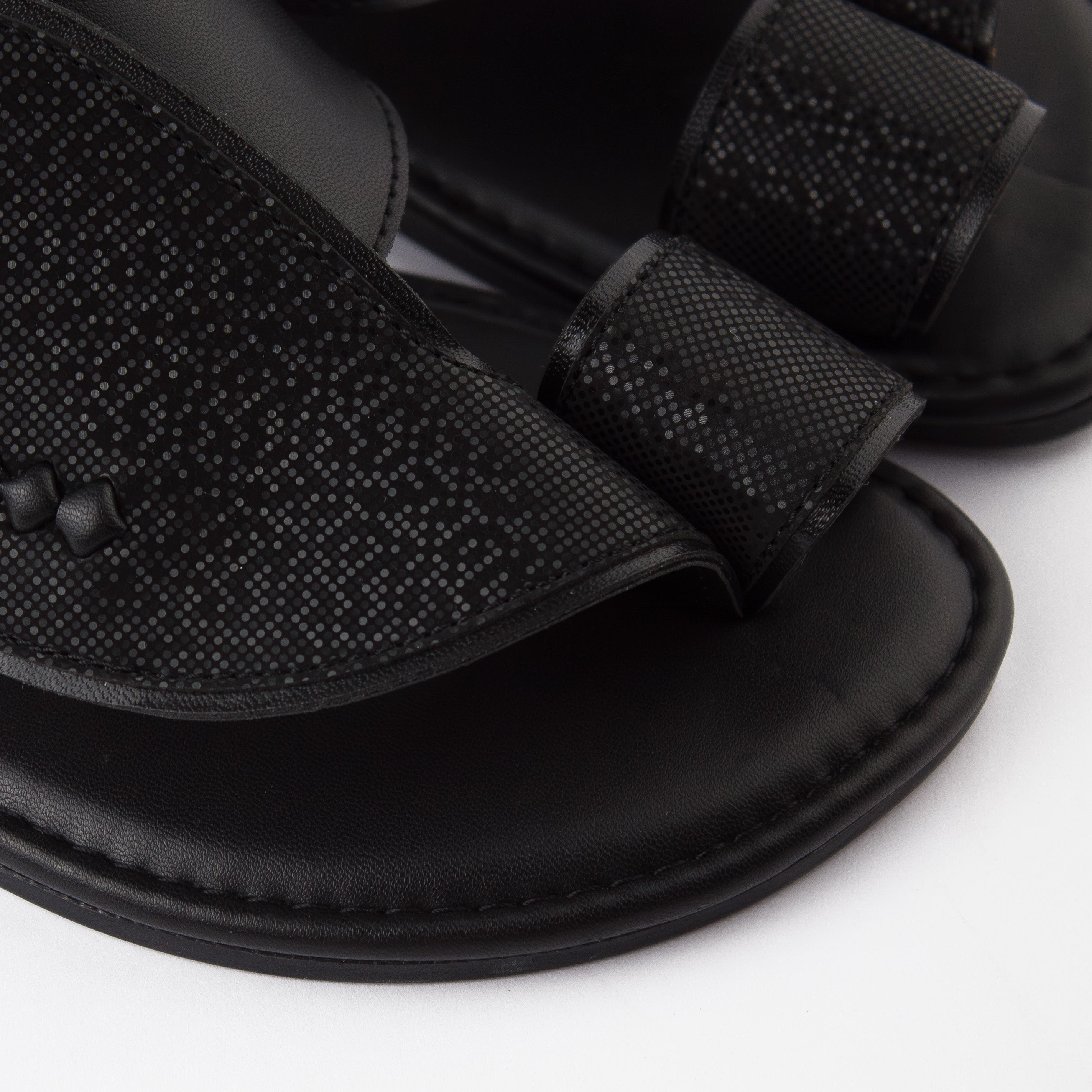 حذاء شرقي تركي منقط نجوم (أسود)