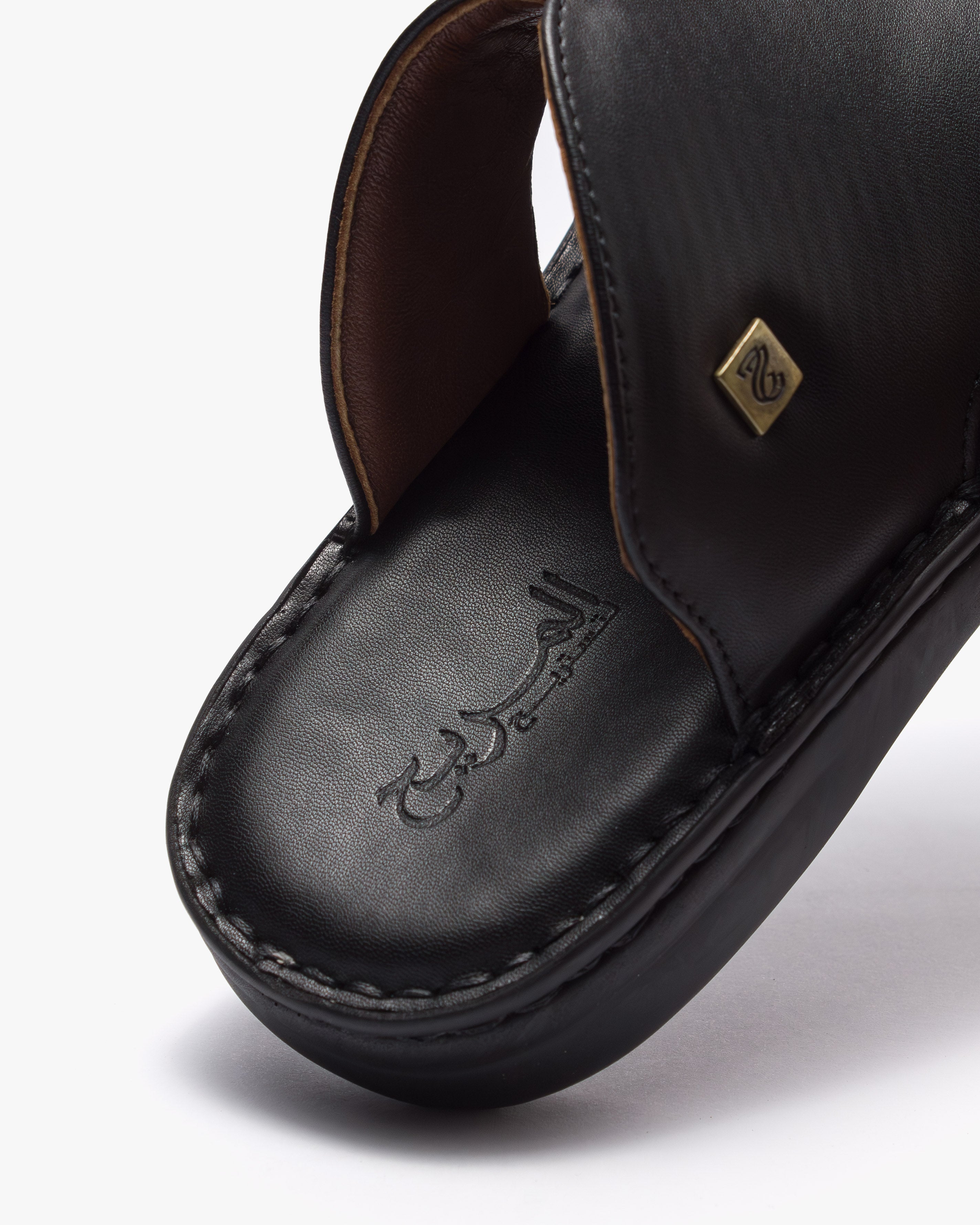 شرقي طبي خياطة يدوية (أسود)