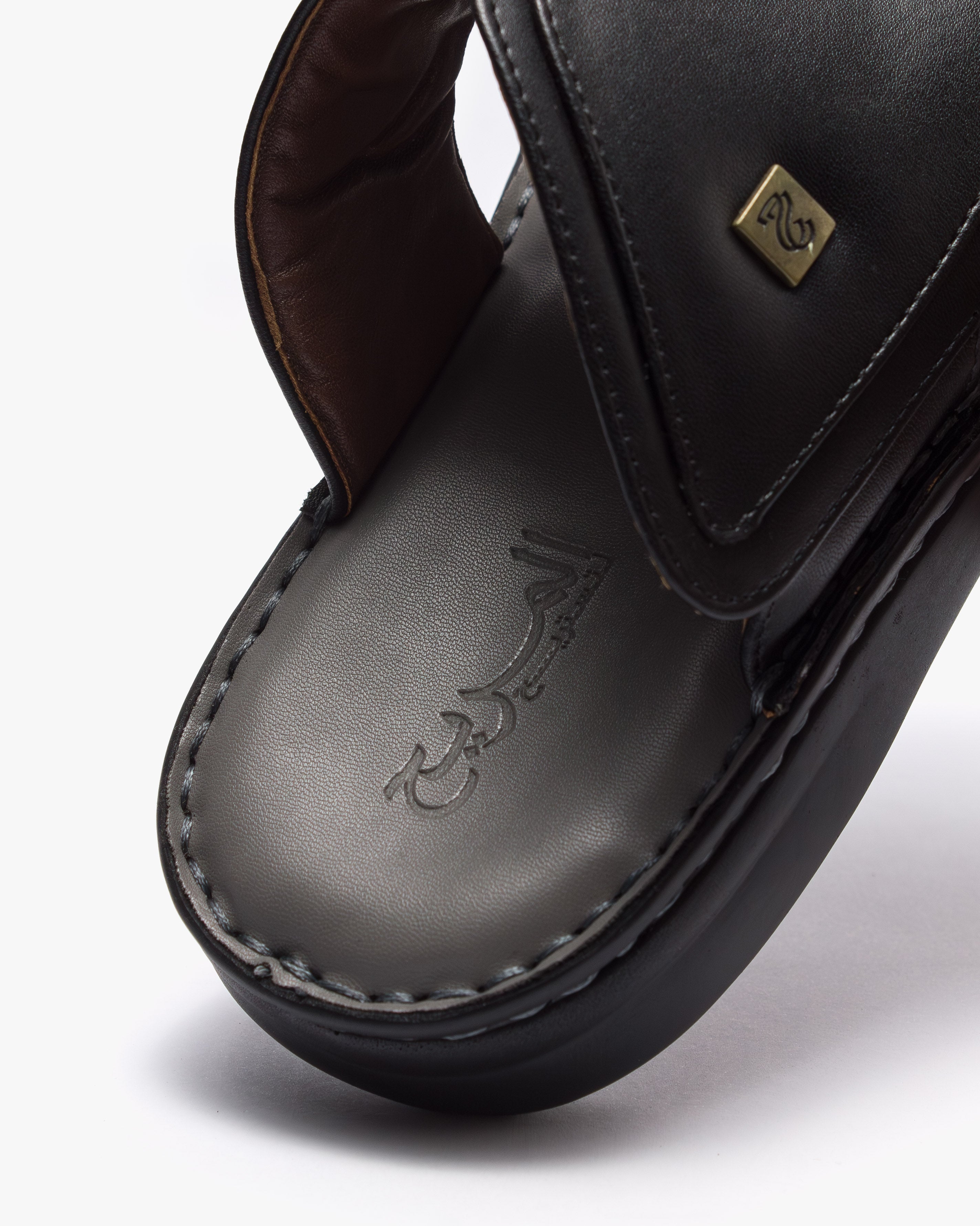 حذاء شرقي طبي خياطة يدوية (أسود&رصاصي)