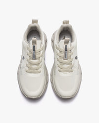 حذاء رياضي بخفة استثنائية (اوف وايت)